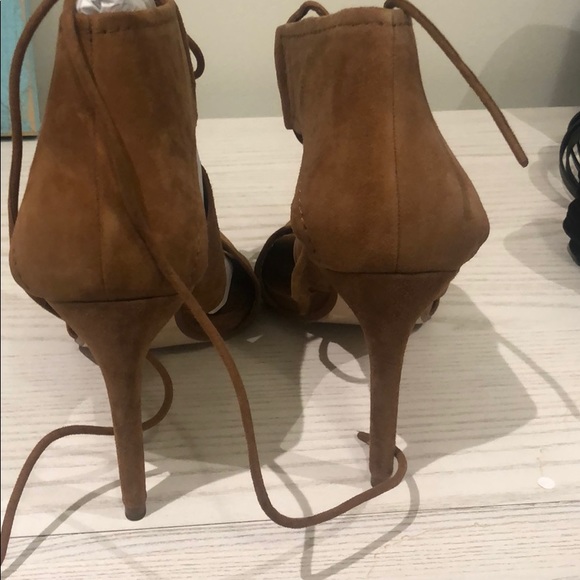 Heels - Picture 3 of 3